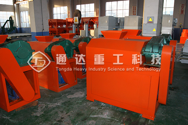 對輥擠壓造粒機
