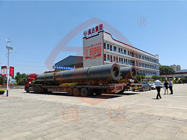 信陽2萬噸顆粒有機肥生產線發(fā)貨2.jpg